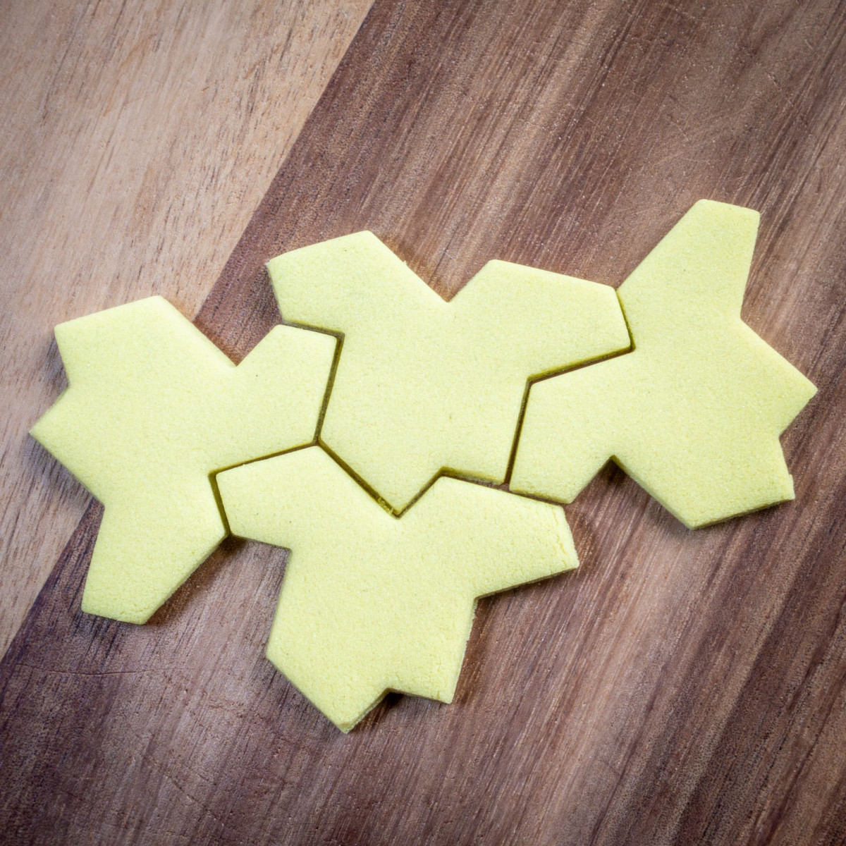 Einstein hat, Mosaic effect, Non repeating tile, Aperiodic tessellation, Aperiodic puzzle, Cookie cutter, Multi Size